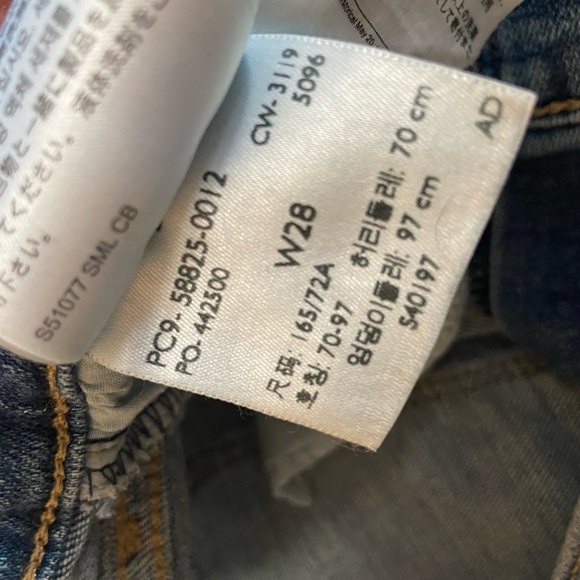 Levi’s High Rise Straight Crop Jeans - Picture 6 of 10